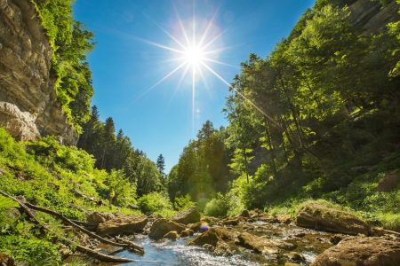 Le Jura : une destination enchanteresse pour vos escapades automnales et hivernales