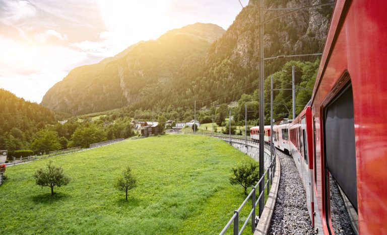 Cette aventure ferroviaire cachée dans le Jura vous fera vivre un voyage inoubliable !