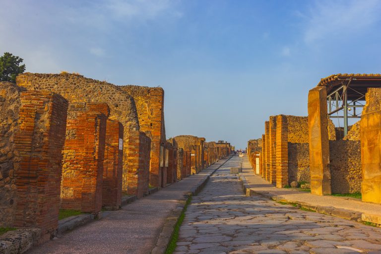 Ce site archéologique mythique est resté figé dans le temps… Ce que vous allez y voir est sidérant !