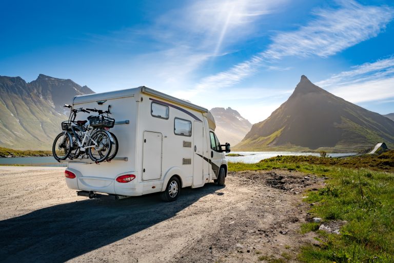 En 2025, être écoresponsable en camping-car n'est plus une option, c'est une nécessité