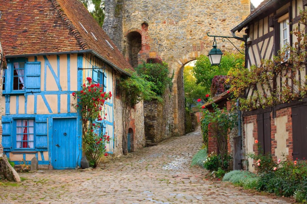 Visitez Gerberoy, le village médiéval de l'Oise qui fait rêver classé parmi les plus beaux de France, vous allez adorer !