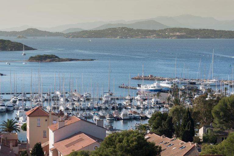 Partez à l'aventure sur cette île idyllique au cœur de la Méditerranée