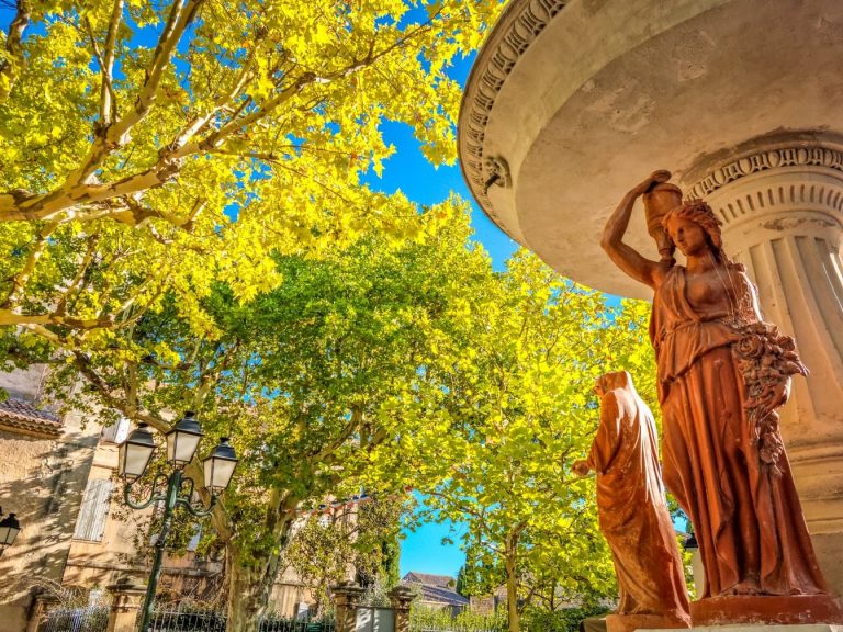 Découvrez ce coin de Provence où chaque instant devient magique et hors du temps !