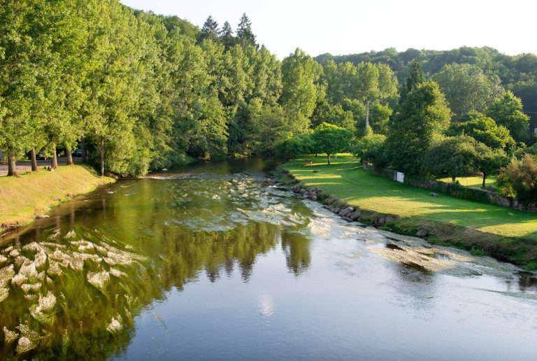 Ce printemps, ces 5 régions secrètes de France vont attirer tous les voyageurs curieux !