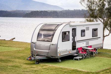 Rigide, pliante ou mini ? Découvrez le modèle de caravane qui transformera vos escapades !
