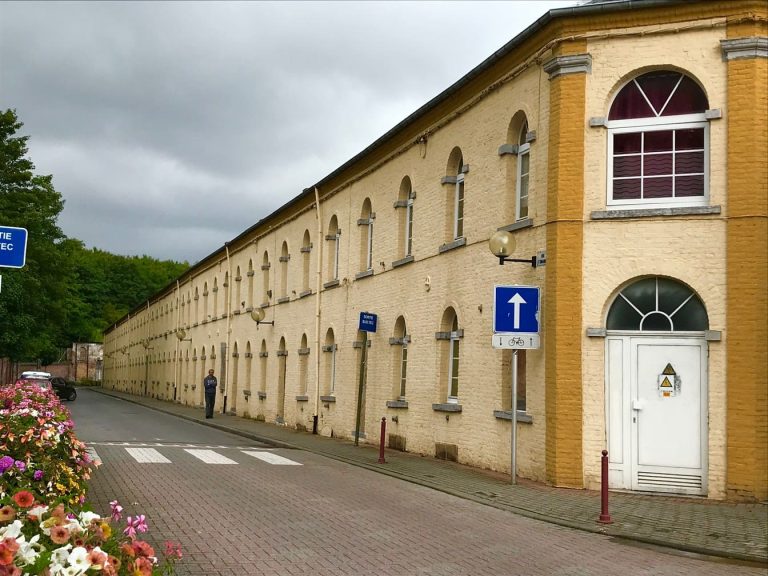 Ce lieu historique de Wallonie fascine par son passé minier et son étonnant héritage artistique