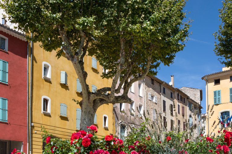Ils découvrent ce village du Var et tombent sous le charme de ses fontaines