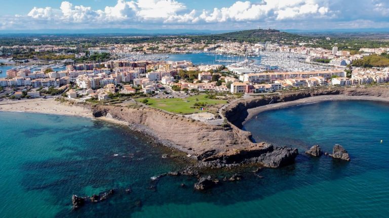 Ce coin méditerranéen méconnu cumule plages, soleil et tranquillité : vous allez vouloir y vivre