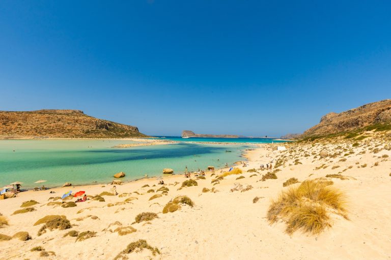 Cette plage secrète en Crète aux eaux turquoise va vous couper le souffle