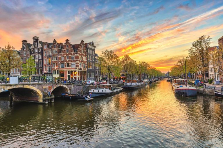 À peine 3h20 de Paris : pourquoi Amsterdam devient la nouvelle escapade tendance