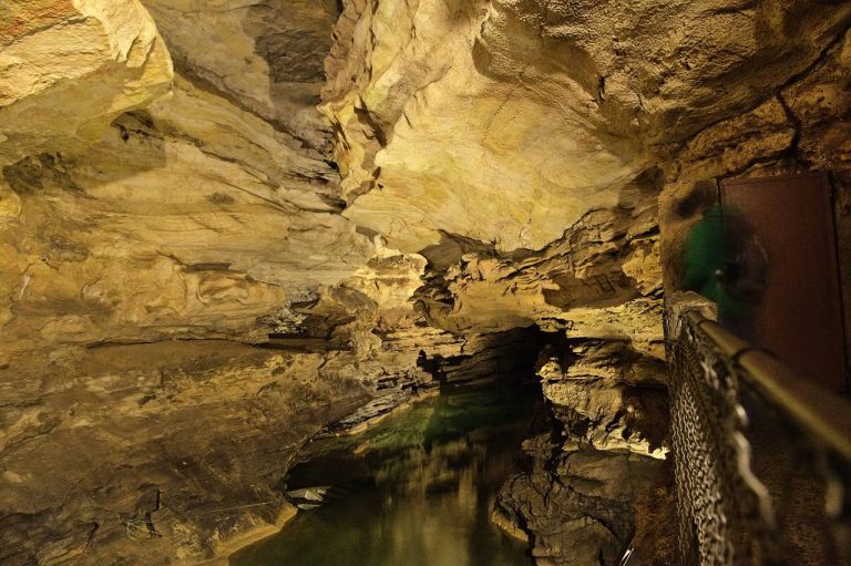 Ce joyau enfoui depuis des millénaires stupéfie encore les scientifiques et les touristes chaque année