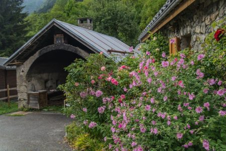 Peu de Français connaissent ce village alpin, pourtant il rivalise avec Chamonix et Annecy ! Peu de Français connaissent ce village alpin, pourtant il rivalise avec Chamonix et Annecy !