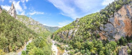 Ce site incroyable caché dans les Gorges du Tarn est un paradis pour les amoureux de nature brute