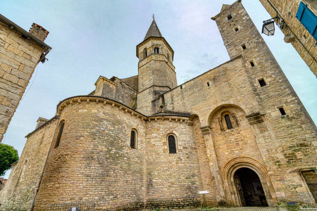 Ce Plus Beau Village de France est niché en plein Aveyron… et peu de voyageurs le connaissent Villeneuve d'Aveyron