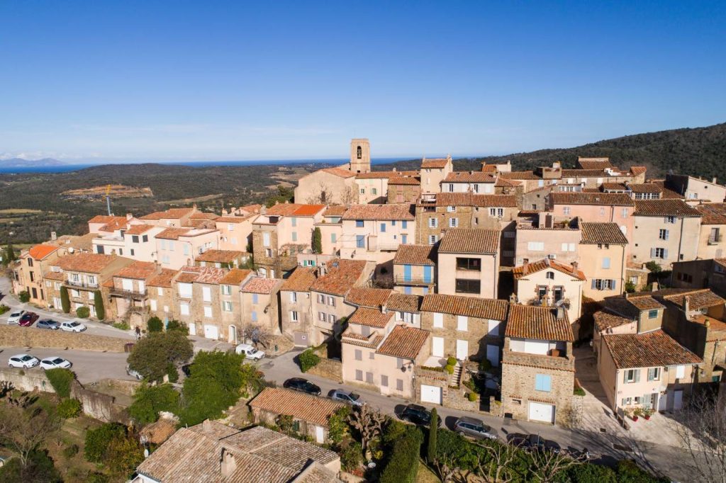 Vue à couper le souffle, ruelles fleuries, secret bien gardé : ce village fait l’unanimité Vue à couper le souffle, ruelles fleuries, secret bien gardé : ce village fait l’unanimité