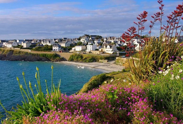 Il attire les amoureux du vrai : ce village breton semble bloqué hors du temps
