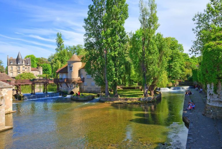 Cette perle médiévale, à deux pas de Fontainebleau, est une destination idyllique pour s’évader sans partir loin