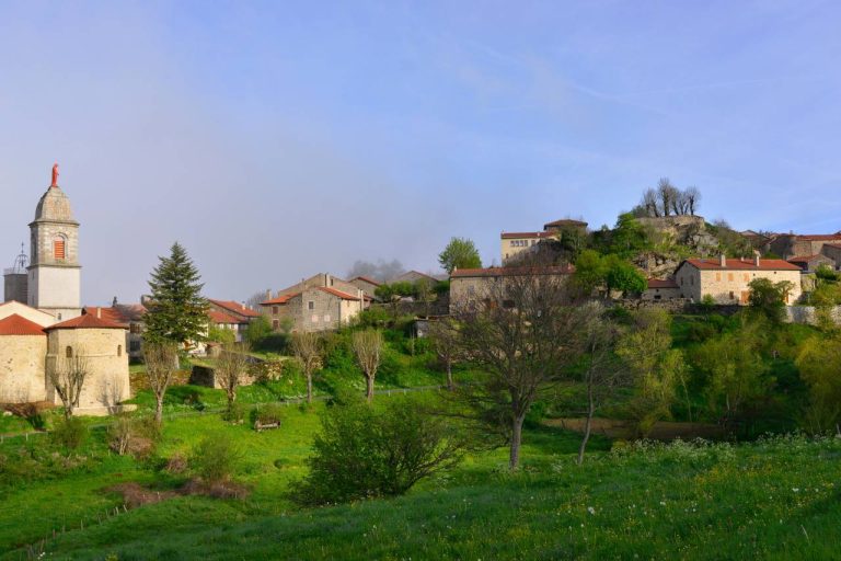 Découvrez pourquoi Pradelles, ce joyau médiéval, fascine tous les visiteurs en Haute-Loire Découvrez pourquoi Pradelles, ce joyau médiéval, fascine tous les visiteurs en Haute-Loire