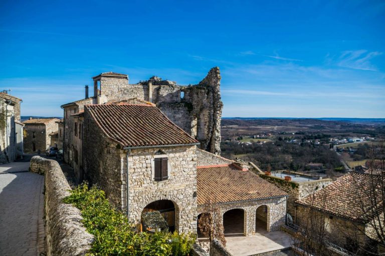 Ce joyau médiéval oublié aux portes des Cévennes va vous surprendre à coup sûr