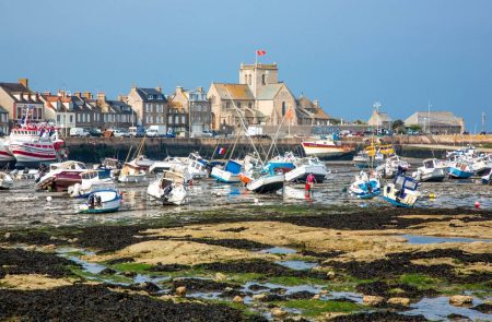 Ce village de pêcheurs en Normandie séduit par son authenticité intacte