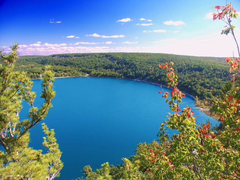 Peu de visiteurs connaissent Devil’s Lake, pourtant ce paradis caché du Wisconsin va vous couper le souffle ! Peu de visiteurs connaissent Devil’s Lake, pourtant ce paradis caché du Wisconsin va vous couper le souffle !