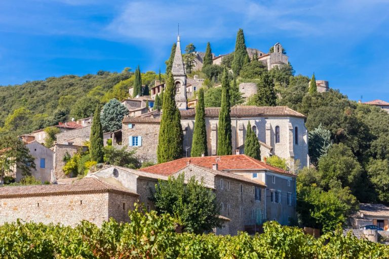 Ce village du Gard vous plonge au cœur de la France médiévale Ce village du Gard vous plonge au cœur de la France médiévale