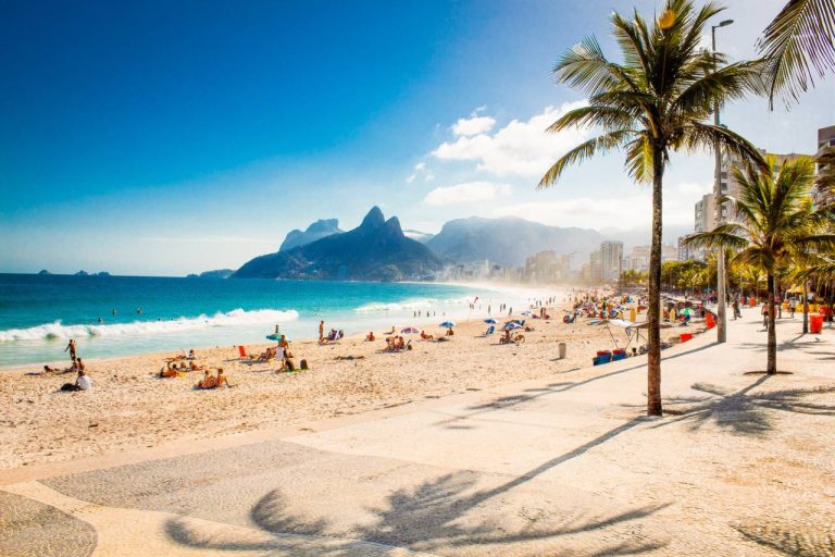 Les 12 plages brésiliennes incontournables qui vont transformer votre voyage en paradis tropical