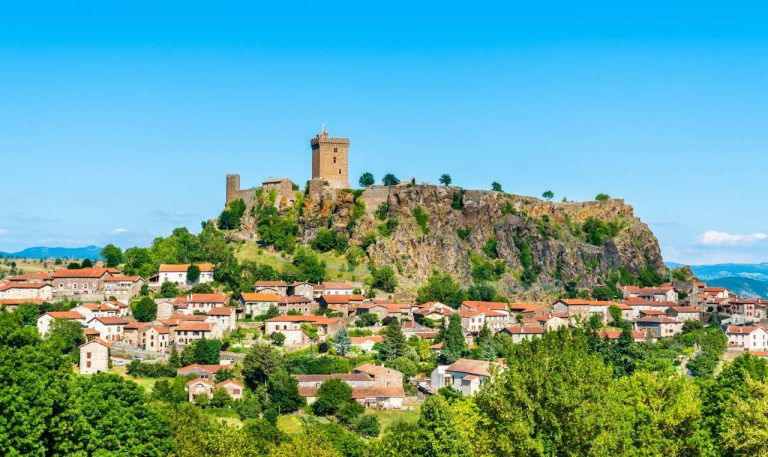 Vous pensiez connaître l’Auvergne ? Polignac va totalement vous surprendre