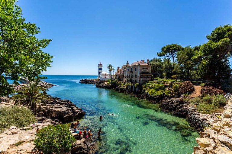Plongez dans Cascais au Portugal, le joyau somptueux de la Riviera portugaise qui va transformer vos vacances en rêve absolu !
