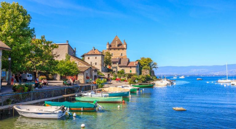 Yvoire : le joyau médiéval des Alpes françaises qui enchante les visiteurs du lac Léman