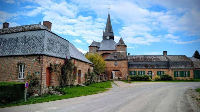 On vous avait caché Parfondeval : le village miraculeusement préservé de la Thiérache qui semble arrêter le temps