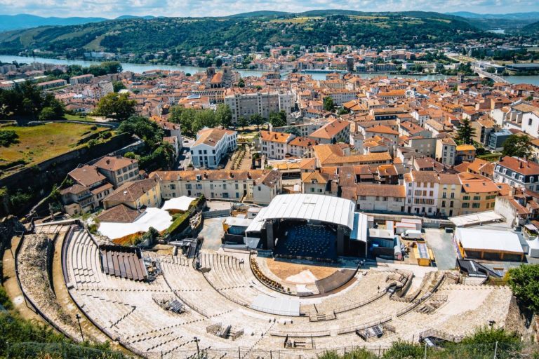 Vienne attire de nouveaux habitants grâce à son cadre de vie unique et préservé au cœur de la vallée du Rhône