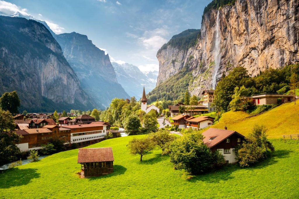 Lauterbrunnen : le village suisse qui ressemble à un tableau peint par la nature