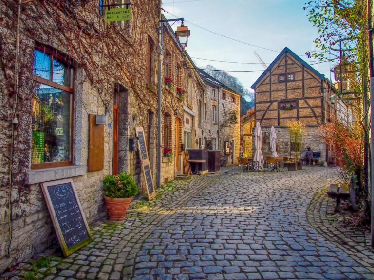 Ce petit village belge est si enchanteur qu’on dirait un décor de film fantastique