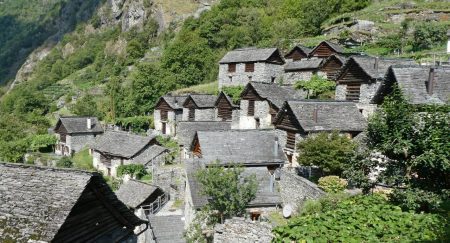 Brontallo : le village suspendu de la Vallemaggia qui résiste à l'oubli