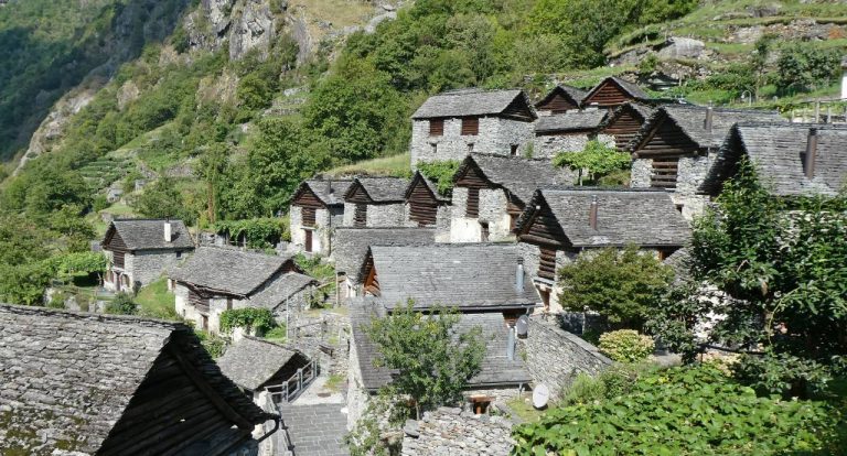 Brontallo : le village suspendu de la Vallemaggia qui résiste à l'oubli