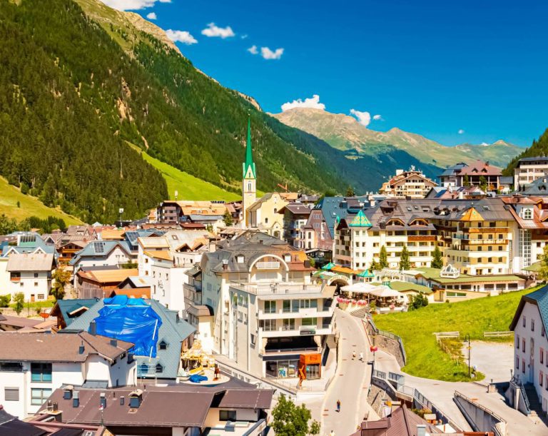 En Autriche, cette station mythique reste en effervescence même sous le soleil d’été