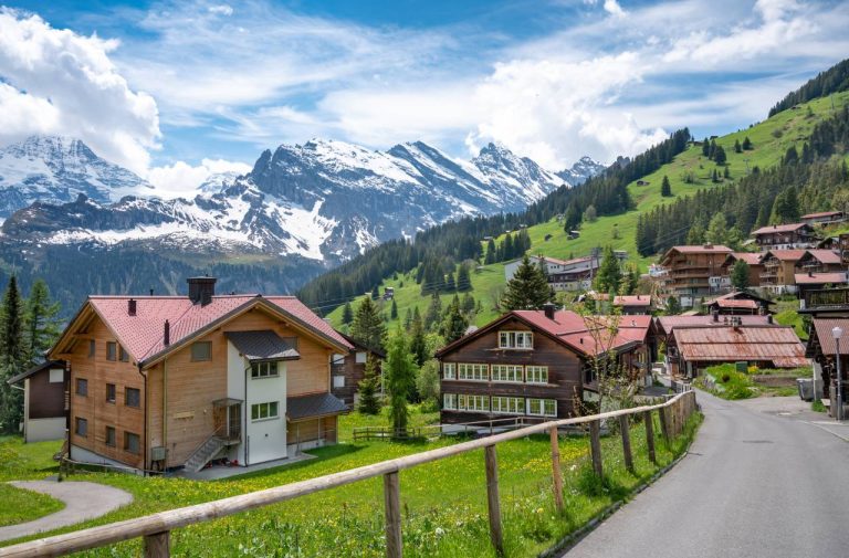 Envie de déconnexion totale ? Ce village alpin préservé est une pépite méconnue