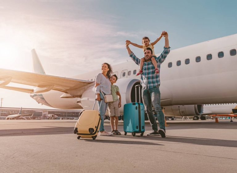 Vacances : voici comment réduire le coût de vos billets d’avion, hôtels et campings en quelques clics