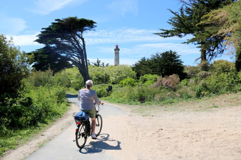 Île de Ré sans voiture : tout ce qu’il faut savoir pour des vacances réussies Île de Ré sans voiture : tout ce qu'il faut savoir pour des vacances réussies