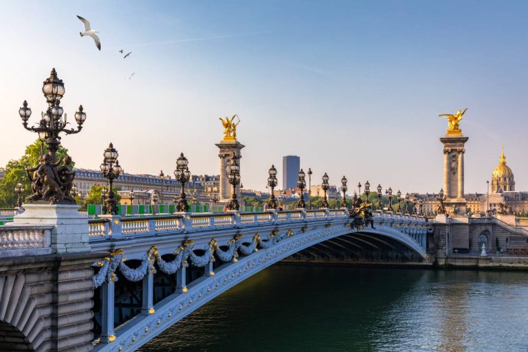 Entre dorures, statues et vues imprenables : voici les ponts les plus spectaculaires de Paris Entre dorures, statues et vues imprenables : voici les ponts les plus spectaculaires de Paris